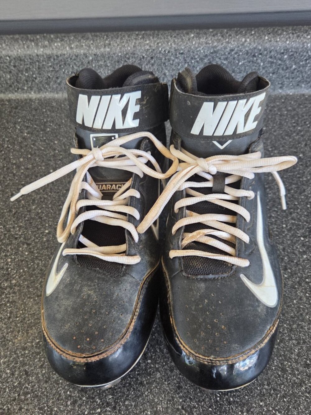 Nike HUARACHE Strike Mid Baseball Metal Cleats Men's Size 11.5 615965-010